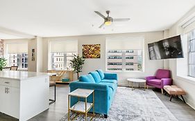 Modern Condo Walking Distance To Must-See Attractions Of Nola